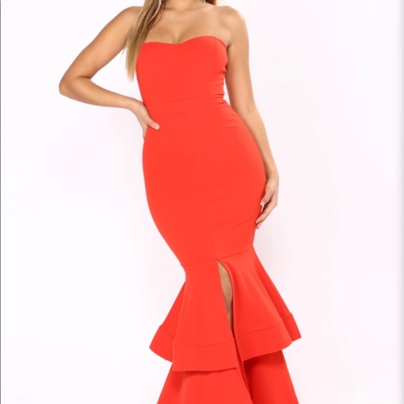 Red Dress Strapless Sweetheart Gown - Picture 1 of 6